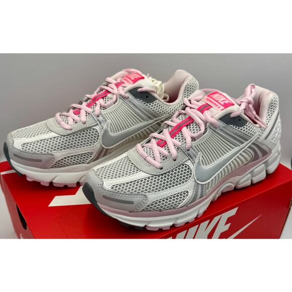 Nike Zoom Vomero 5 520 Pack White Pink Women's - FN3695-001 Sz 9 W # 443 - Picture 3 of 7